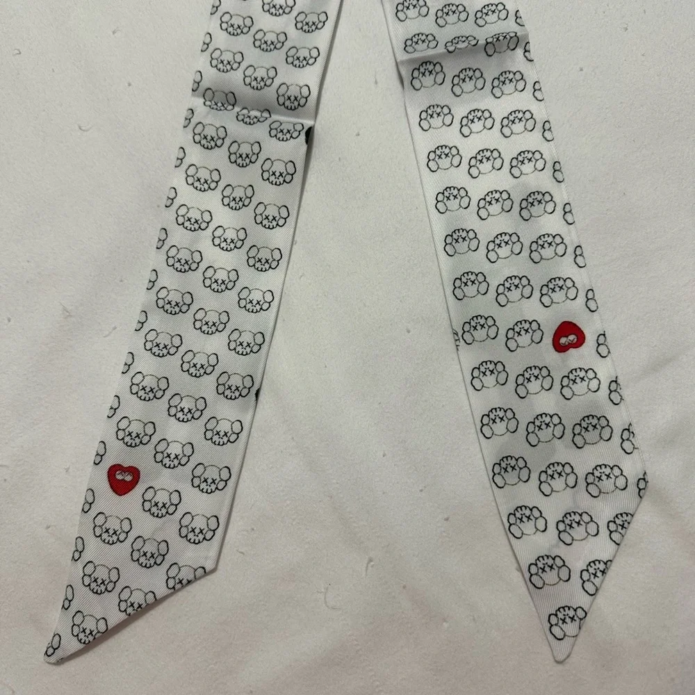 UNISEX UNIQLO KAWS STYLE WHITE SKINNY SCARF BANDEAU HAIR TIE BAG HANDLE WRAP TIE